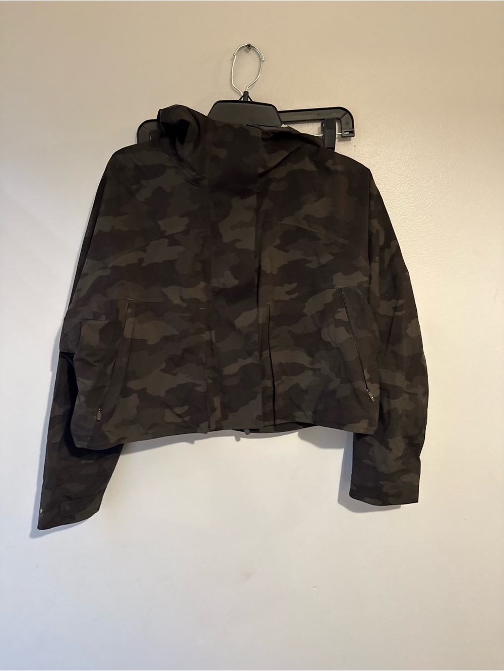 lululemon athletica Black Camo Lightweight Sleeve Jacket